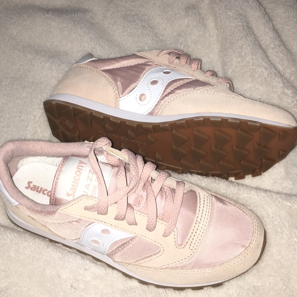 Women’s Saucony Jazz Low Pro